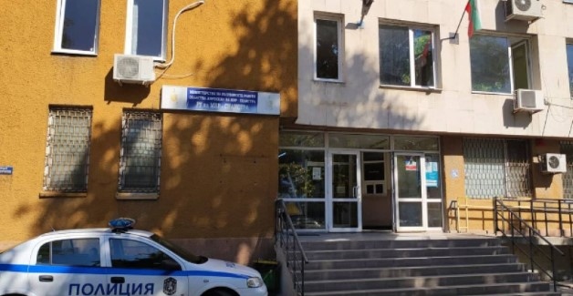 Шофьор на лек автомобил е отказал да спре при подаден